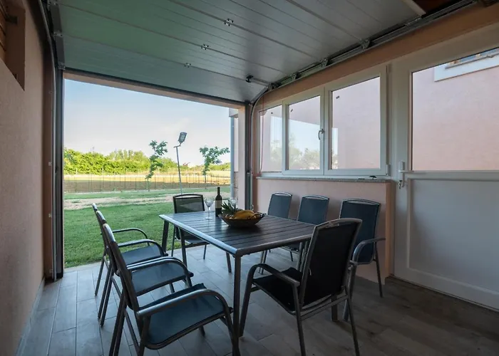 Apartmán In With Sea View, Balcony, Air Conditioning, Wifi 3598-4 Privlaka (Zadar)