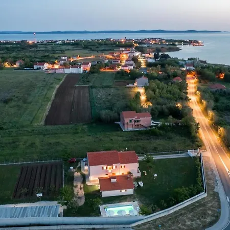 Apartman In With Sea View, Balcony, Air Conditioning, Wifi 3598-4 Privlaka (Zadar)
